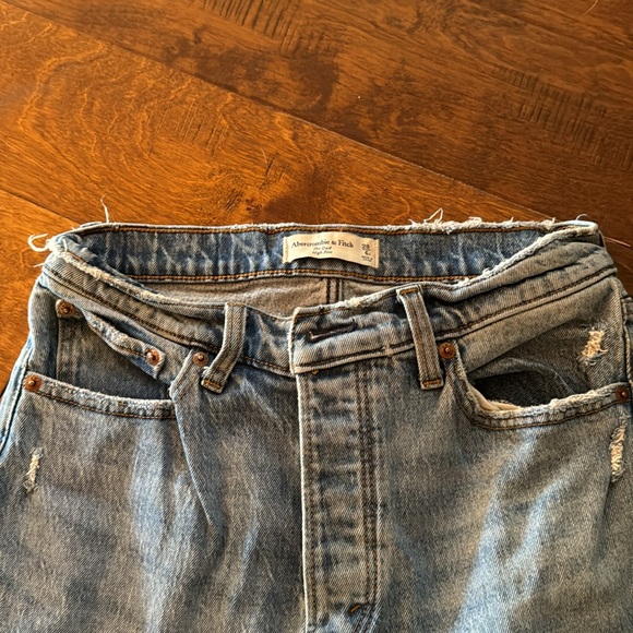 Abercrombie Dad High Rise Jeans - Picture 4 of 6